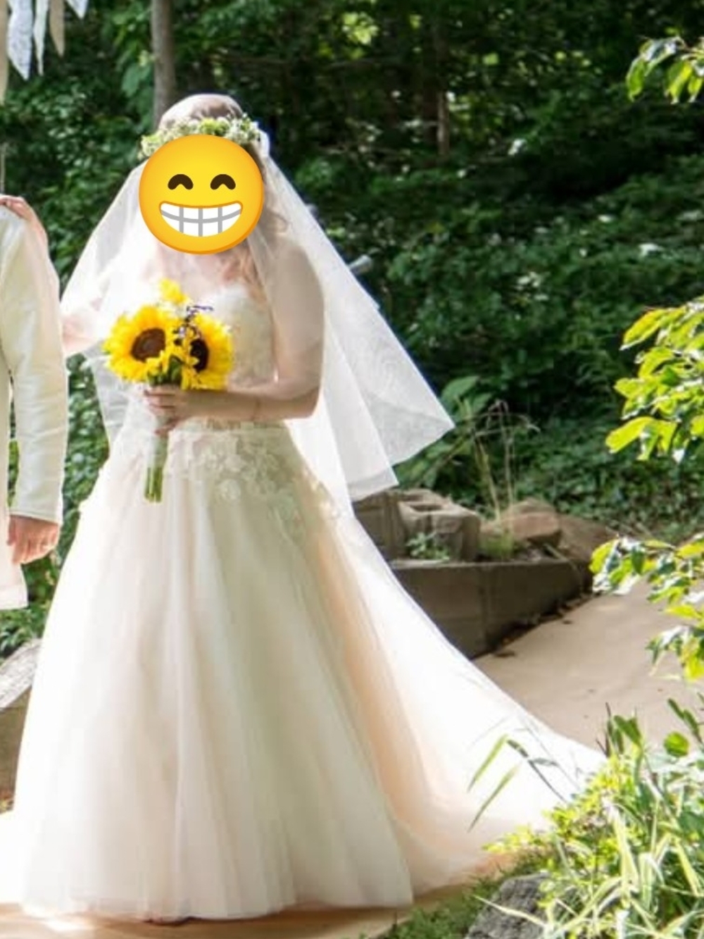 Ivory A-Line Bridal Gown with Floral Lace Bodice US size 4-6